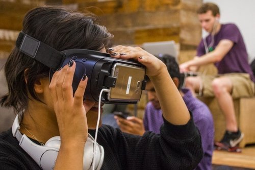 End of reality is the initial stage of virtual reality Development! Accompany us in this well-optimized imagination! 1 virtual reality development