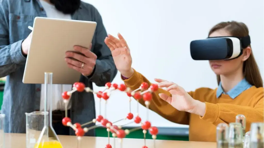 Virtual Reality VR in Educational Technology 1 Virtual Reality VR in Educational Technology